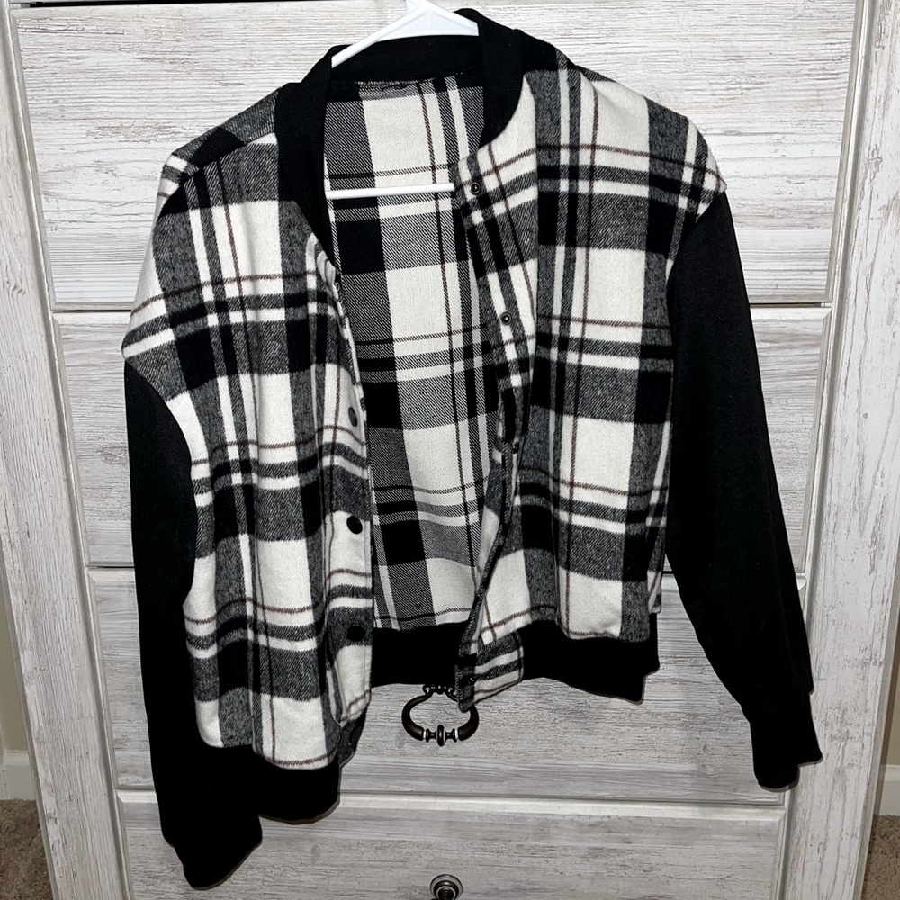 Super cute plaid jacket new without tags never been worn